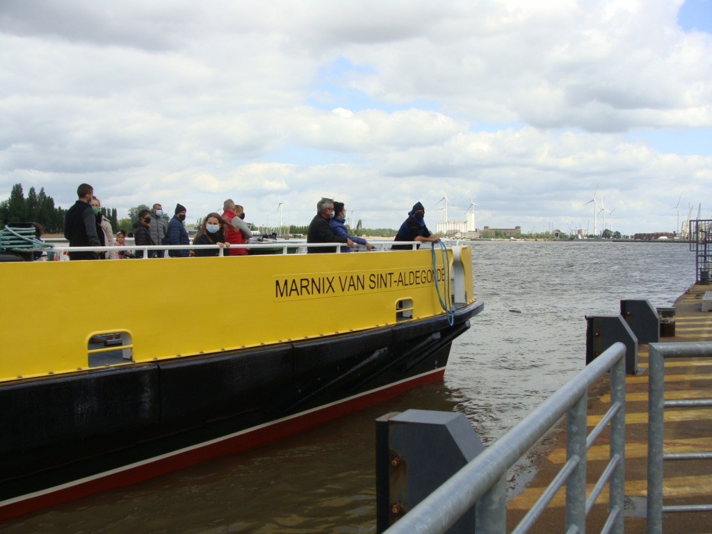 2 Marnix van Sint Aldegonde meert aan ponton Steen te Antwerpen 23 5 2021