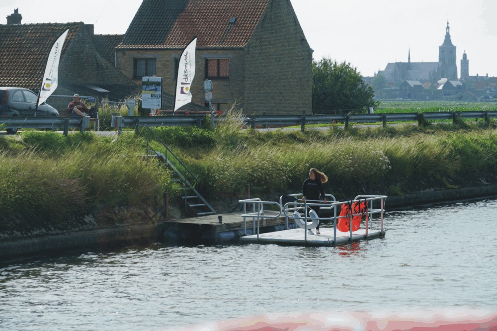 Veervrouw te Diksmuide foto door Maurits Karreman