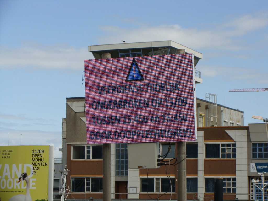 Oostende infobord signaleert onderbreking wegens doop