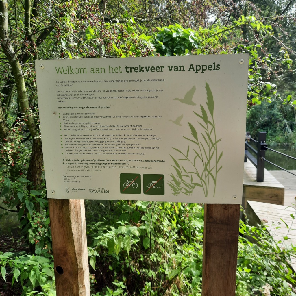 Appels zelfbedieningsveer infobord