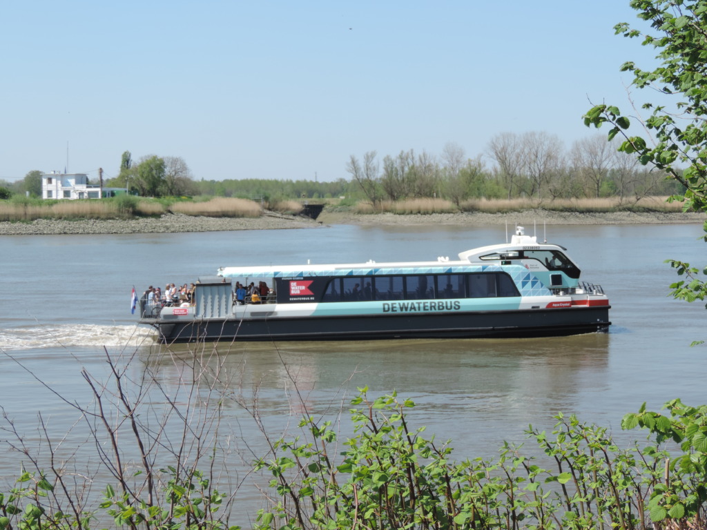 Aqua Crystal op weg van Hemiksem naar Lillo Archief VVVeren