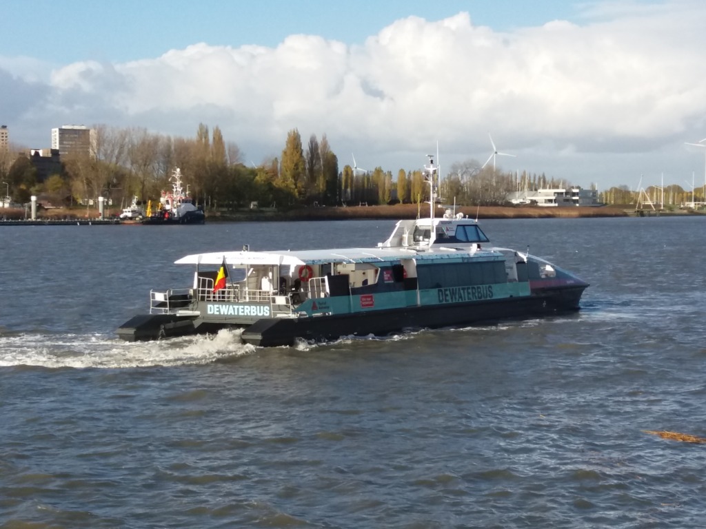 Waterbus Antwerpen in 2017 foto Tommy Boerema